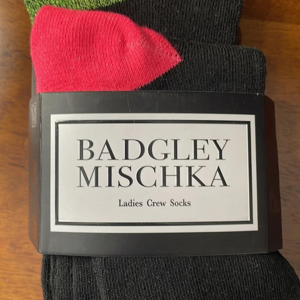 NWT Badgley Mischka ladies crew socks